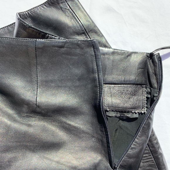 VINTAGE PRADA LEATHER SKIRT - Picture 4 of 5